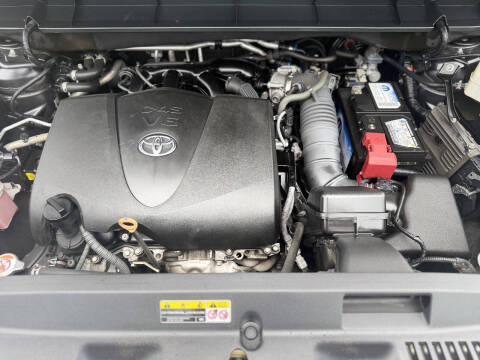 2020 Toyota Highlander LE