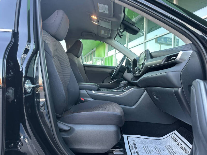 2020 Toyota Highlander LE