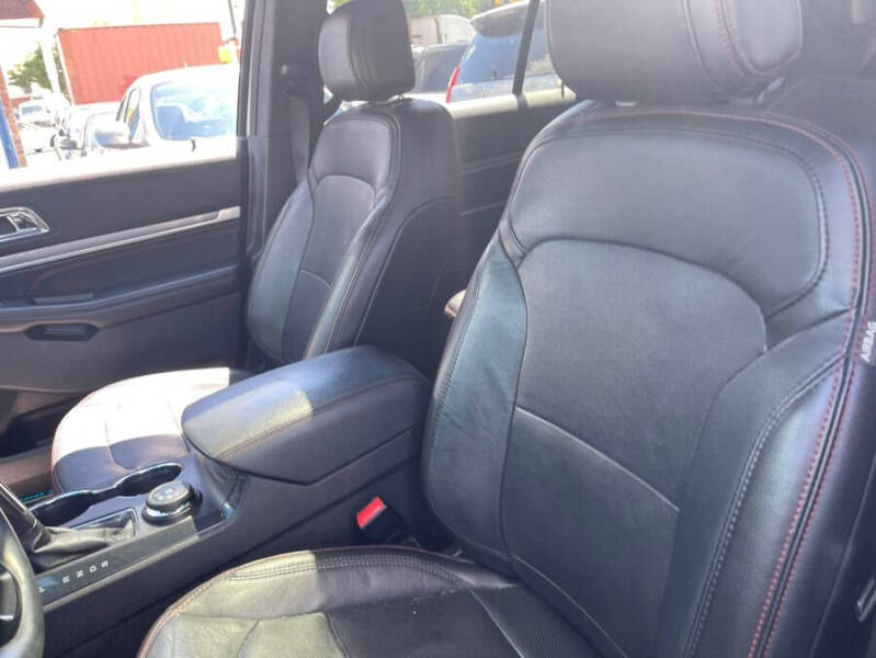 2017 Ford Explorer Sport