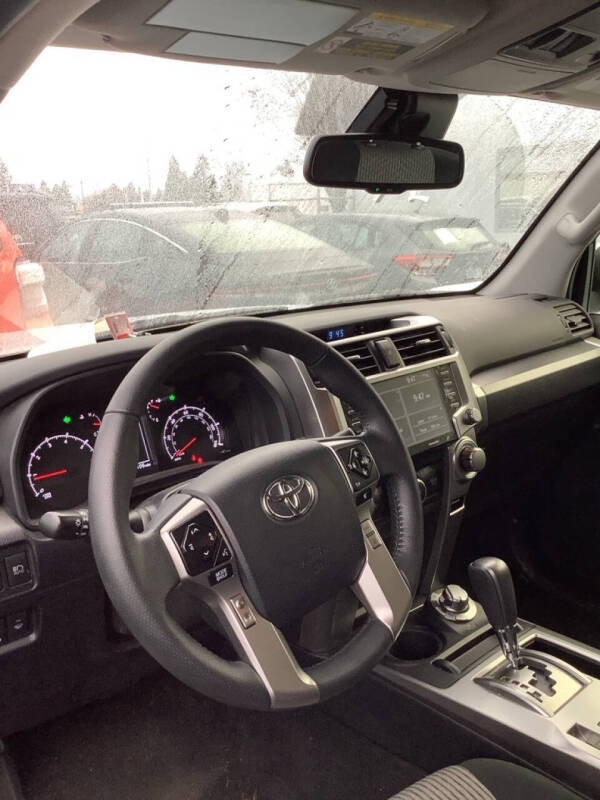 2024 Toyota 4Runner SR5