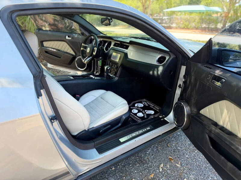 2012 Ford Mustang V6 Premium