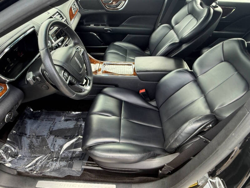 2017 Lincoln Continental Premiere