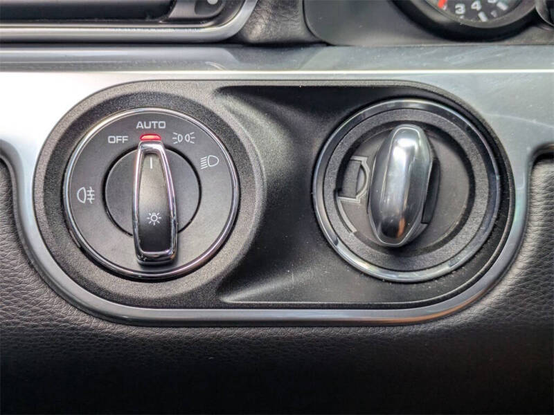 2019 Porsche 911 Carrera