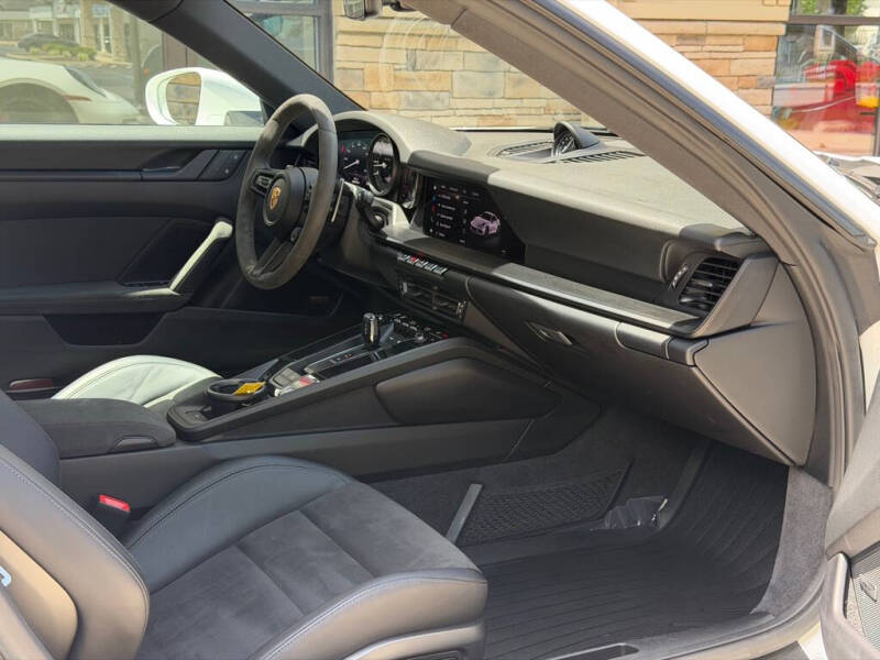 2023 Porsche 911 Carrera 4 GTS