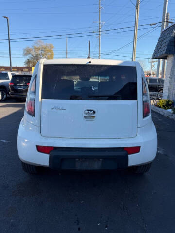 2011 Kia Soul +