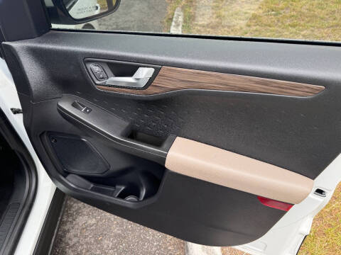 2020 Ford Escape Titanium