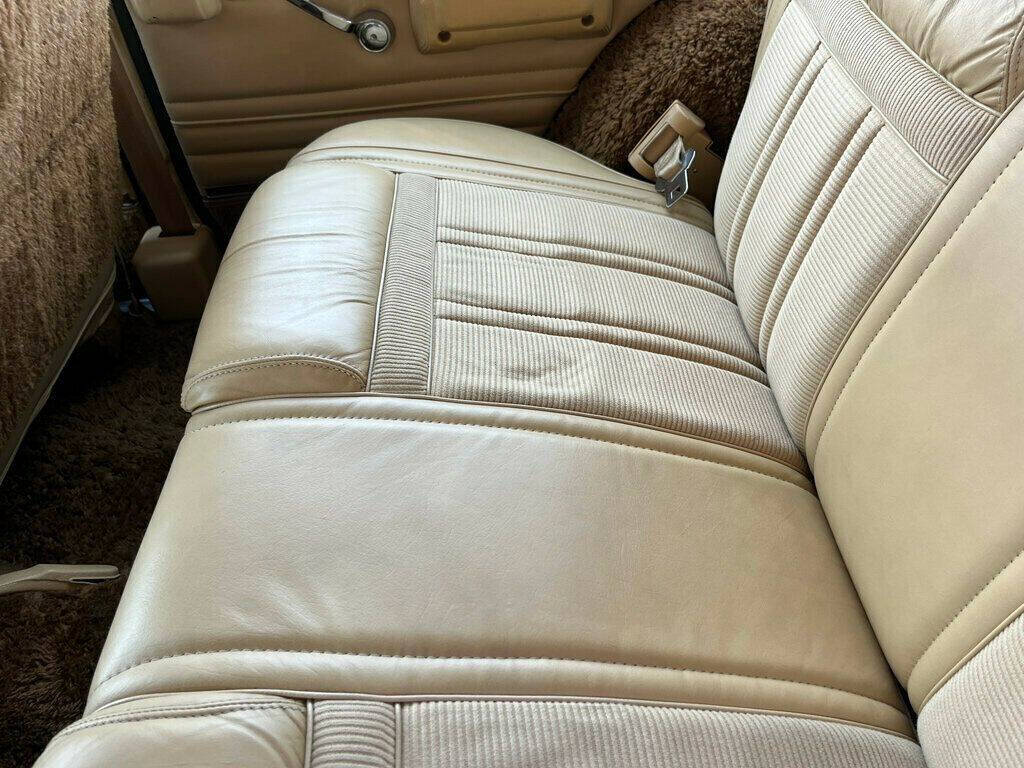 1981 Jeep Wagoneer 34