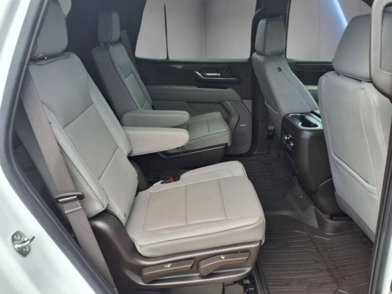 2025 GMC Yukon Elevation