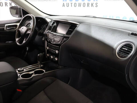 2020 Nissan Pathfinder SV