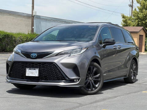 2021 Toyota Sienna XSE 7-Passenger