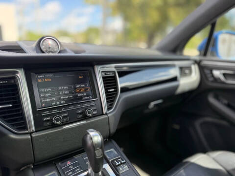 2015 Porsche Macan S