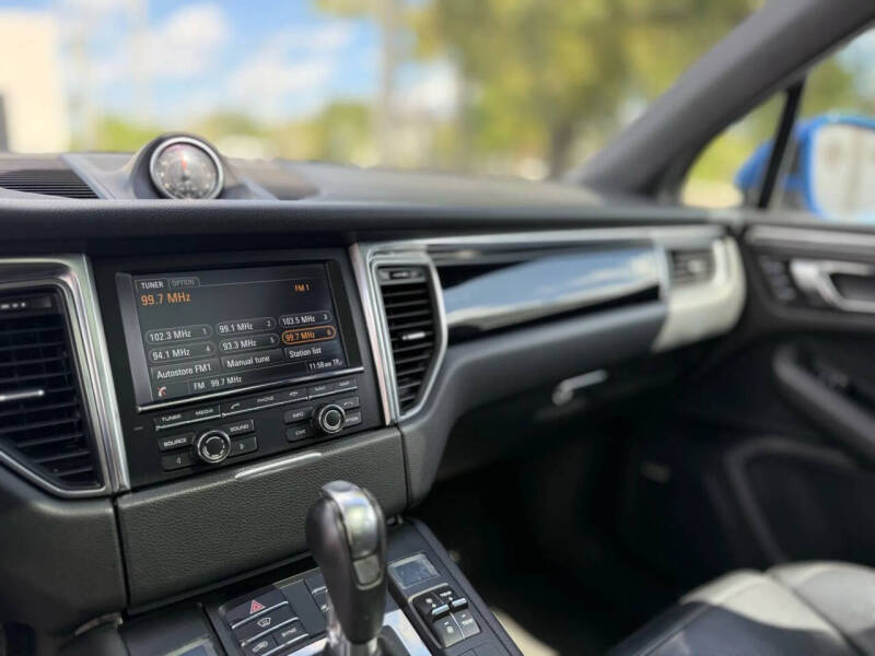 2015 Porsche Macan S