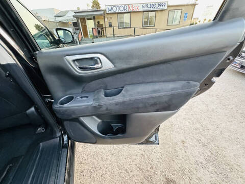 2016 Nissan Pathfinder S