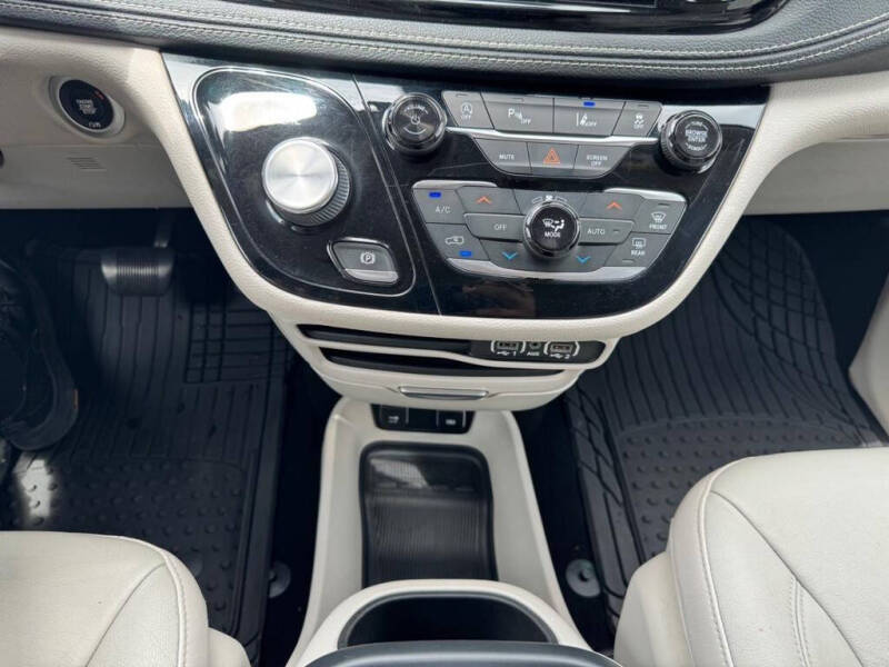 2021 Chrysler Pacifica Touring L