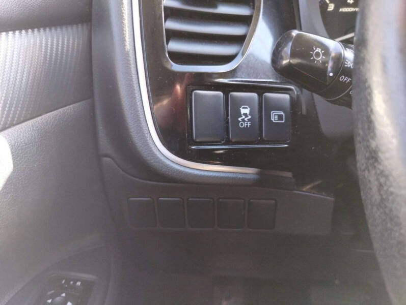 2015 Mitsubishi Outlander SE