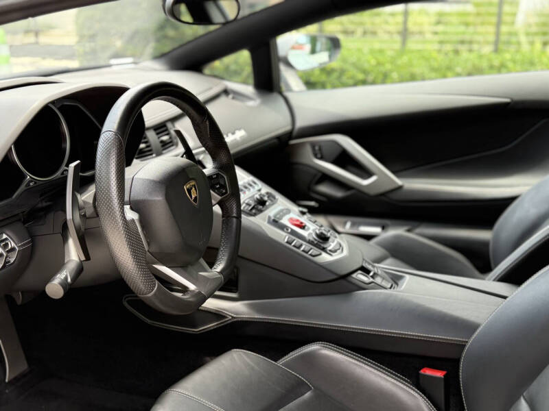 2013 Lamborghini Aventador LP 700-4