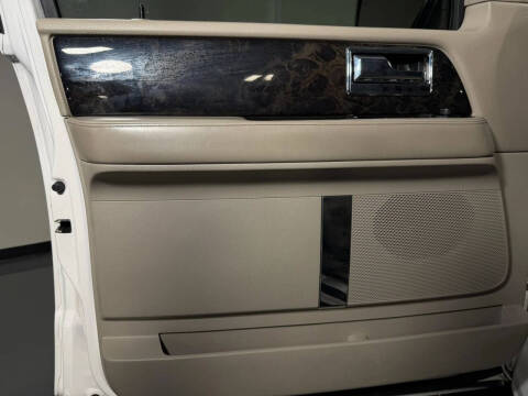 2017 Lincoln Navigator Select