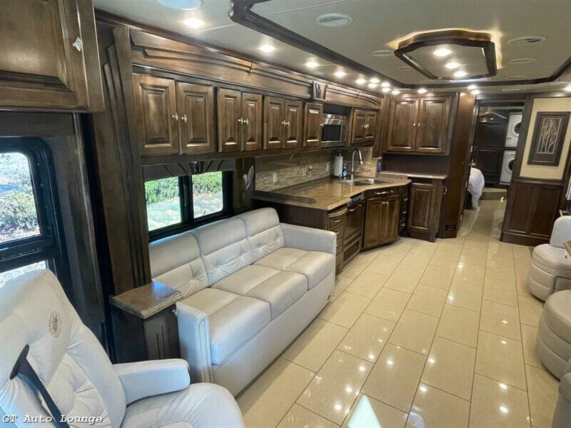 2016 Freightliner XCM Chassis