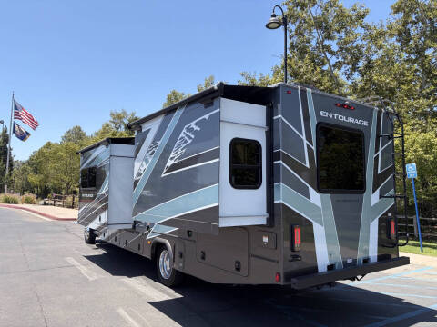 2023 Coachmen RV Entourage