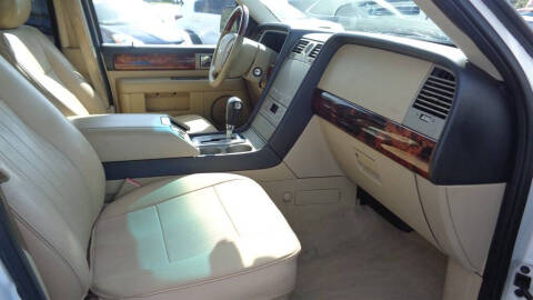 2005 Lincoln Navigator Luxury