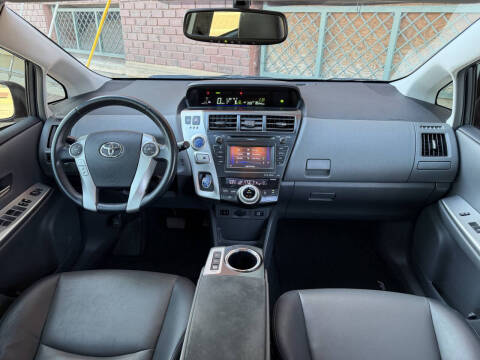 2013 Toyota Prius v Five