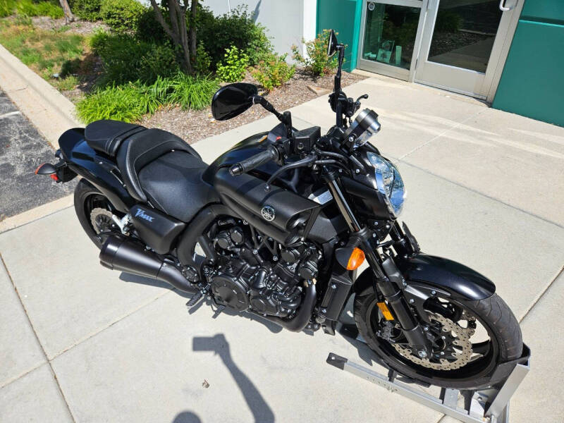 2019 Yamaha VMAX Matte Raven Black