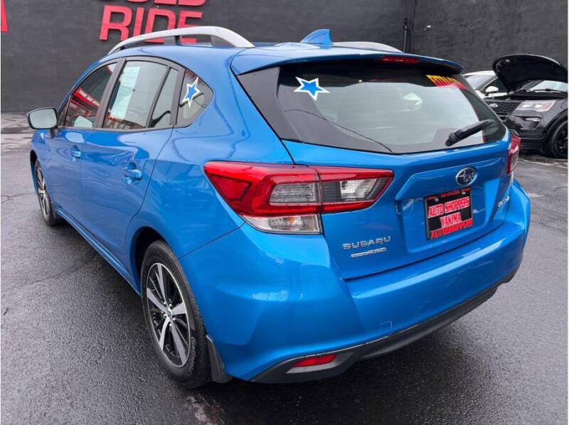 2022 Subaru Impreza Premium photo 5