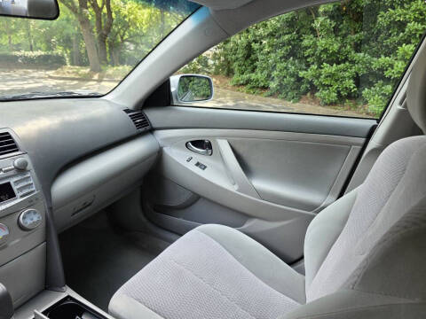 2011 Toyota Camry LE V6