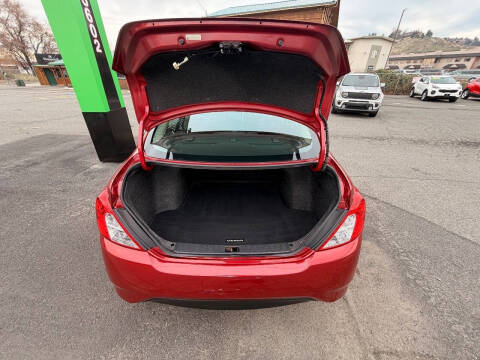 2018 Nissan Versa SV