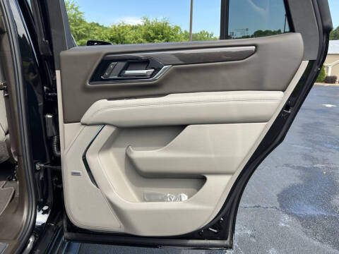 2025 GMC Yukon Elevation