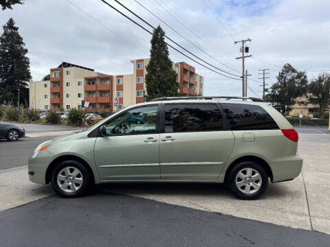 2006 Toyota Sienna LE 7 Passenger