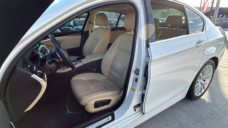 2016 BMW 5 Series 528i