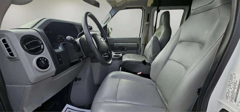 2014 Ford E-Series E-250