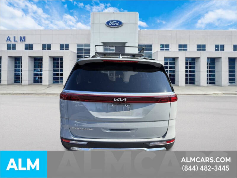 2022 Kia Carnival SX