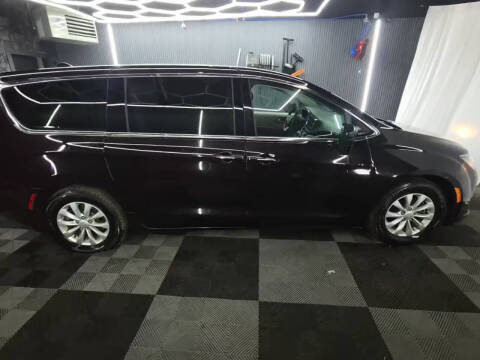 2018 Chrysler Pacifica Touring Plus