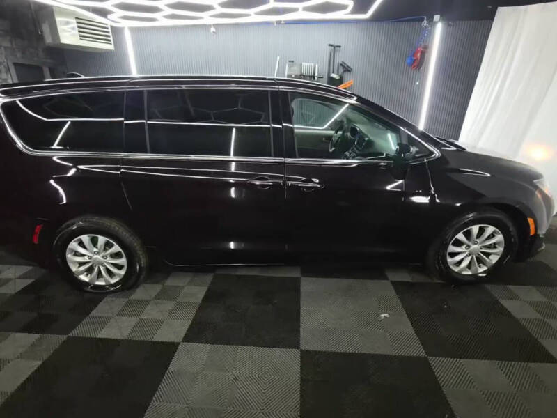 2018 Chrysler Pacifica Touring Plus