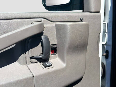 2025 Chevrolet Express 3500