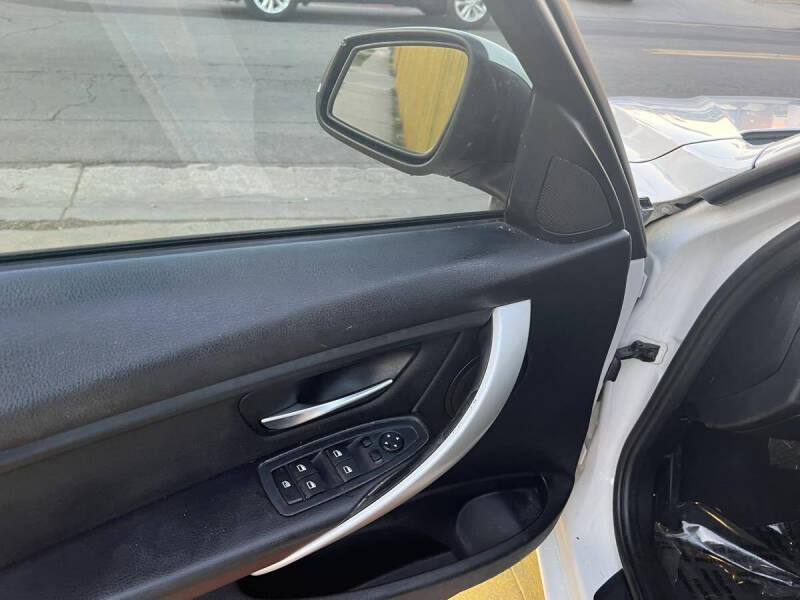 2013 BMW 3 Series 328i