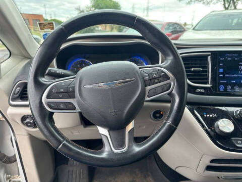 2017 Chrysler Pacifica Touring-L