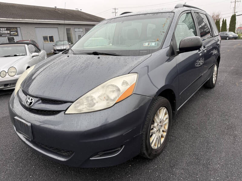 2009 Toyota Sienna LE 7-Passenger