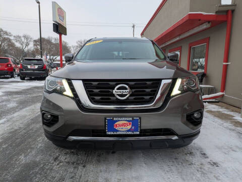 2017 Nissan Pathfinder SL