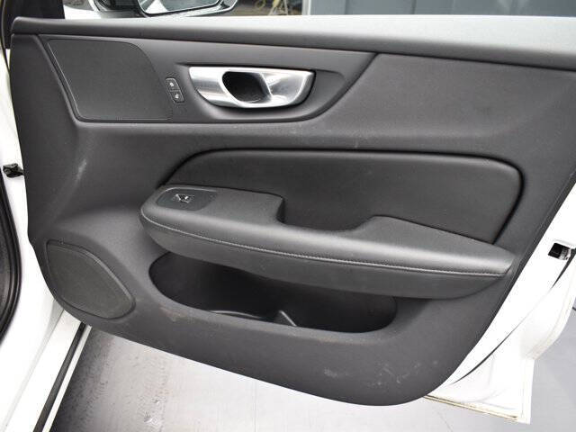 2024 Volvo S60 B5 Core Dark Theme