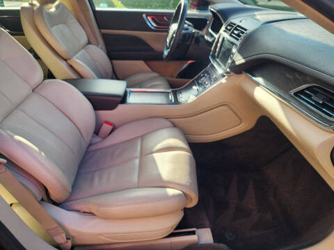 2017 Lincoln Continental Select