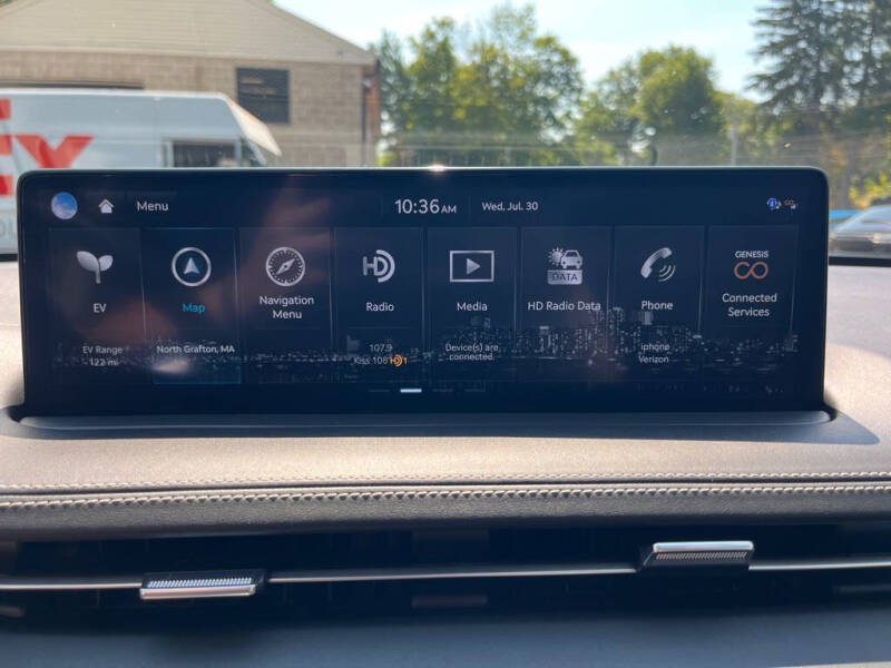 2024 Genesis Electrified GV70