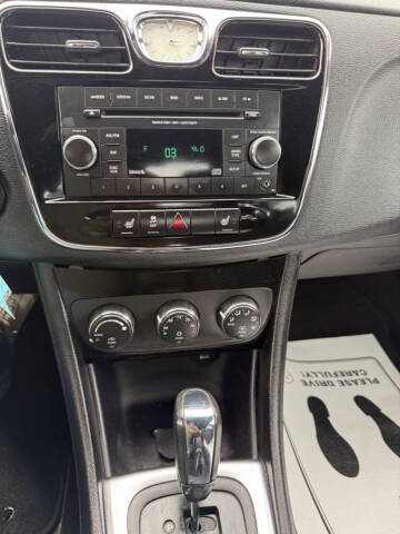 2012 Chrysler 200 Touring