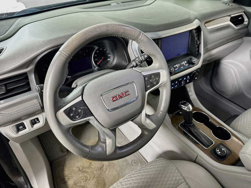 2017 GMC Acadia SLE-2