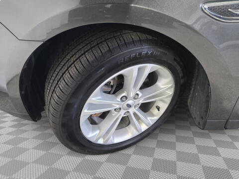 2016 Ford Taurus SE