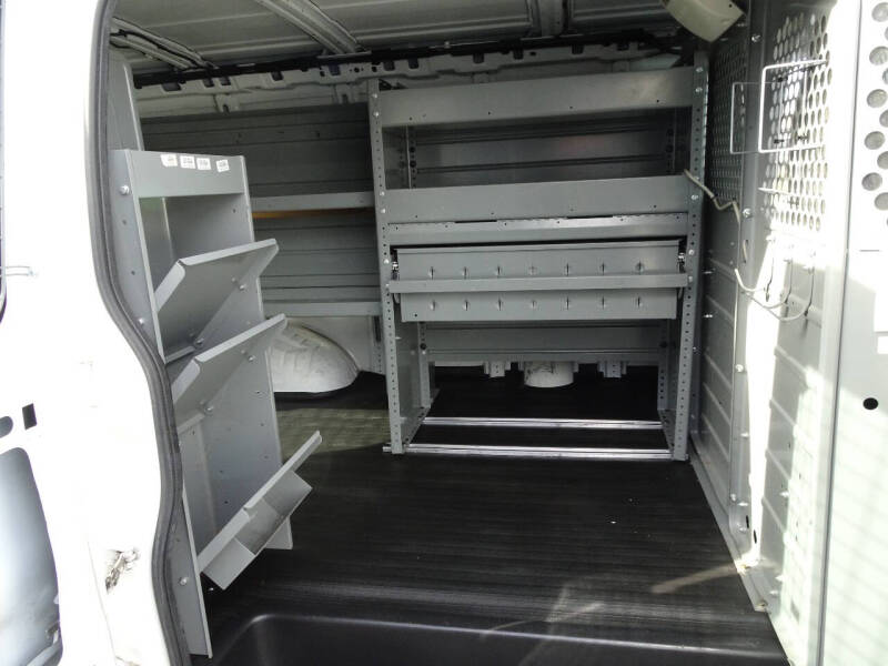 2014 Chevrolet Express Cargo Work Van - Photo 19