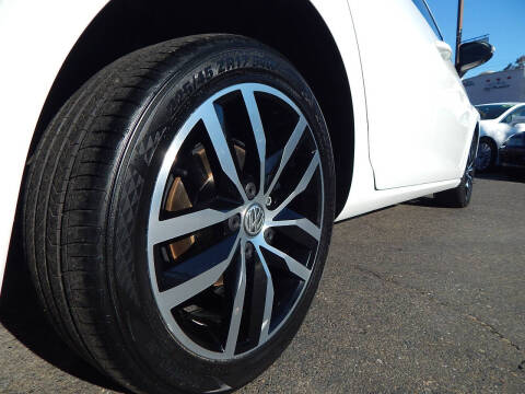 2016 Volkswagen Golf TSI SE