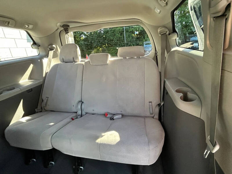 2019 Toyota Sienna L 7-Passenger